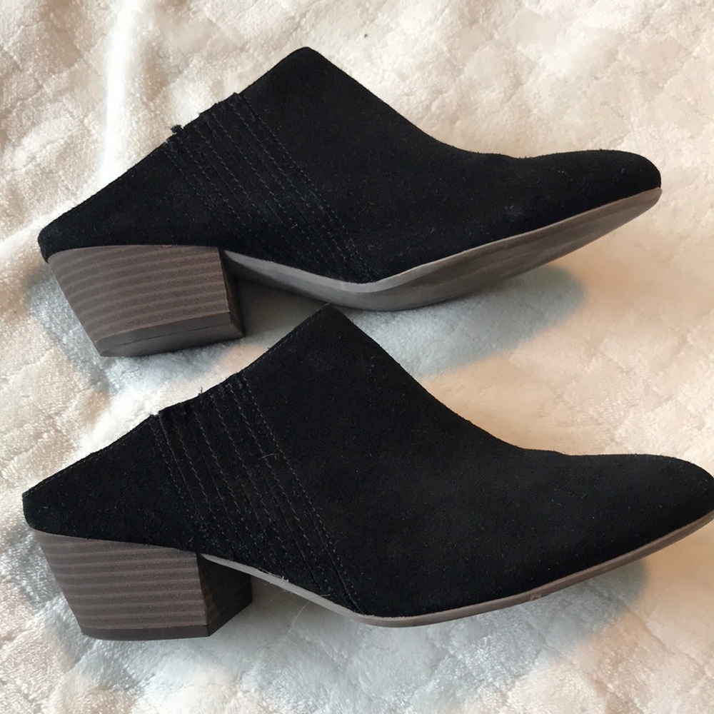 BCBG black suede mules- size 8.5 - Picture 3 of 6